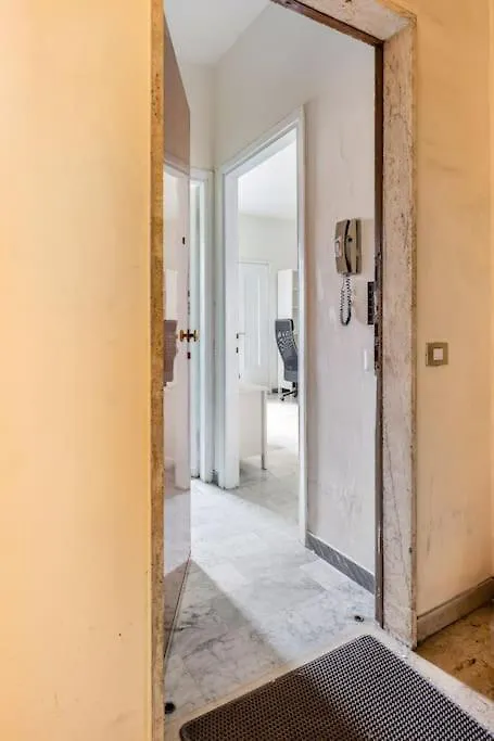 5 Minuti Dai Navigli - Wifi Gratis - Monolocale Ben Servito Milan 0*,
