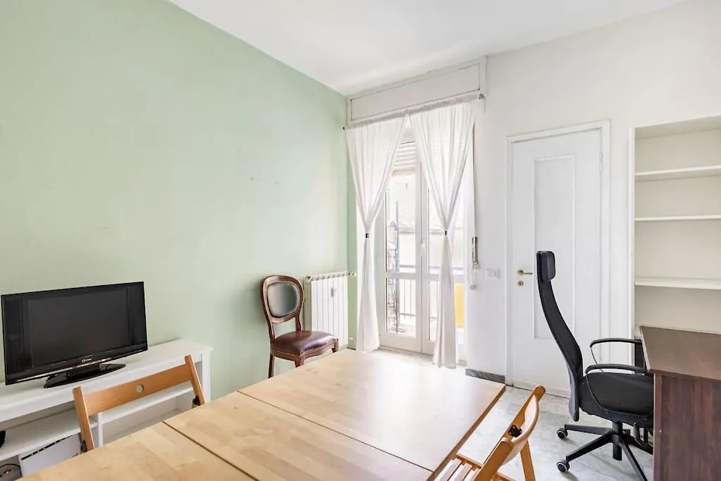 5 Minuti Dai Navigli - Wifi Gratis - Monolocale Ben Servito Milan 0*,  Italy
