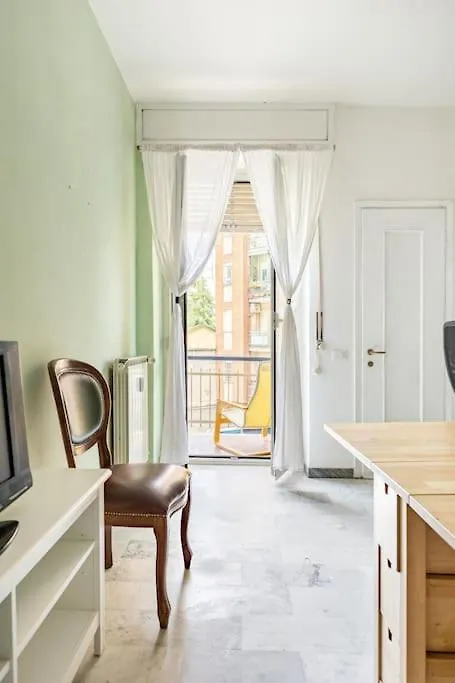 Apartment 5 Minuti Dai Navigli - Wifi Gratis - Monolocale Ben Servito Milan Italy